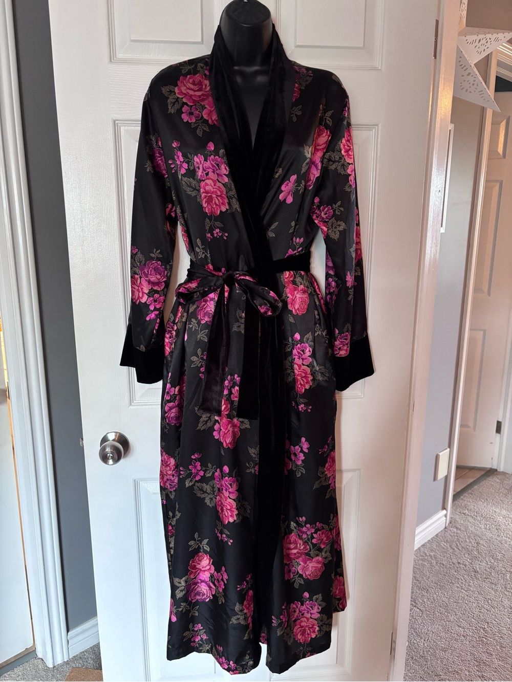 Whimsigoth Morgan Taylor Black Floral Satin Velvet Maxi Robe L/XL EUC